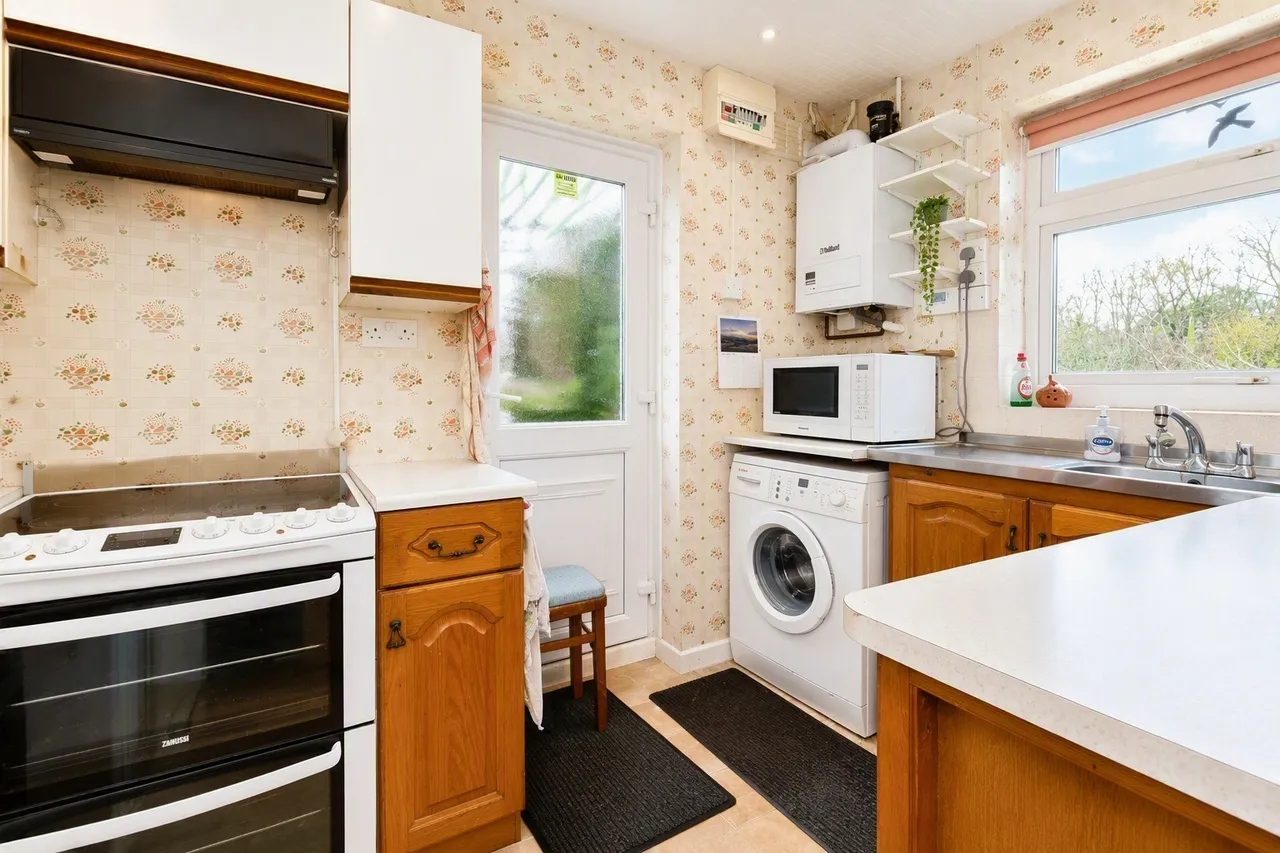 Elms Close, Sandleheath, FORDINGBRIDGE, photo 4