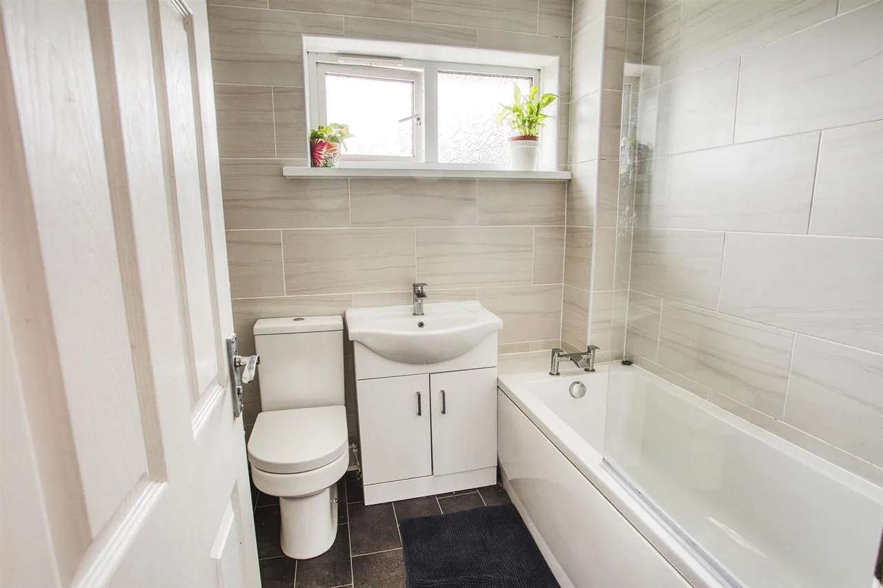 Glenfield Crescent, Mickleover, photo 10