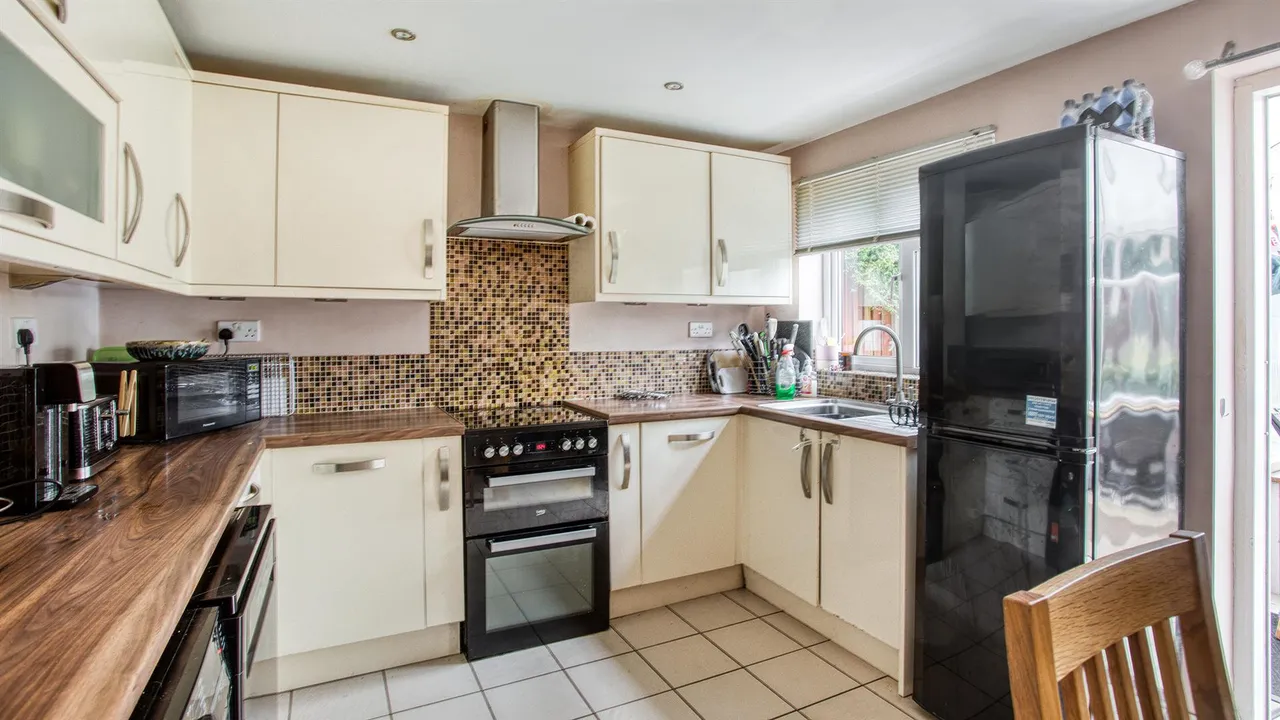 Glenfield Crescent, Mickleover, photo 3