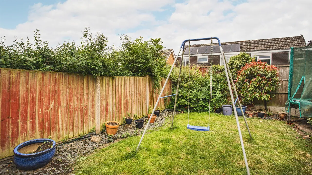 Glenfield Crescent, Mickleover, photo 11