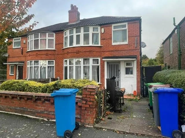 3 bed flat to rent, School Grove, Withington, M20