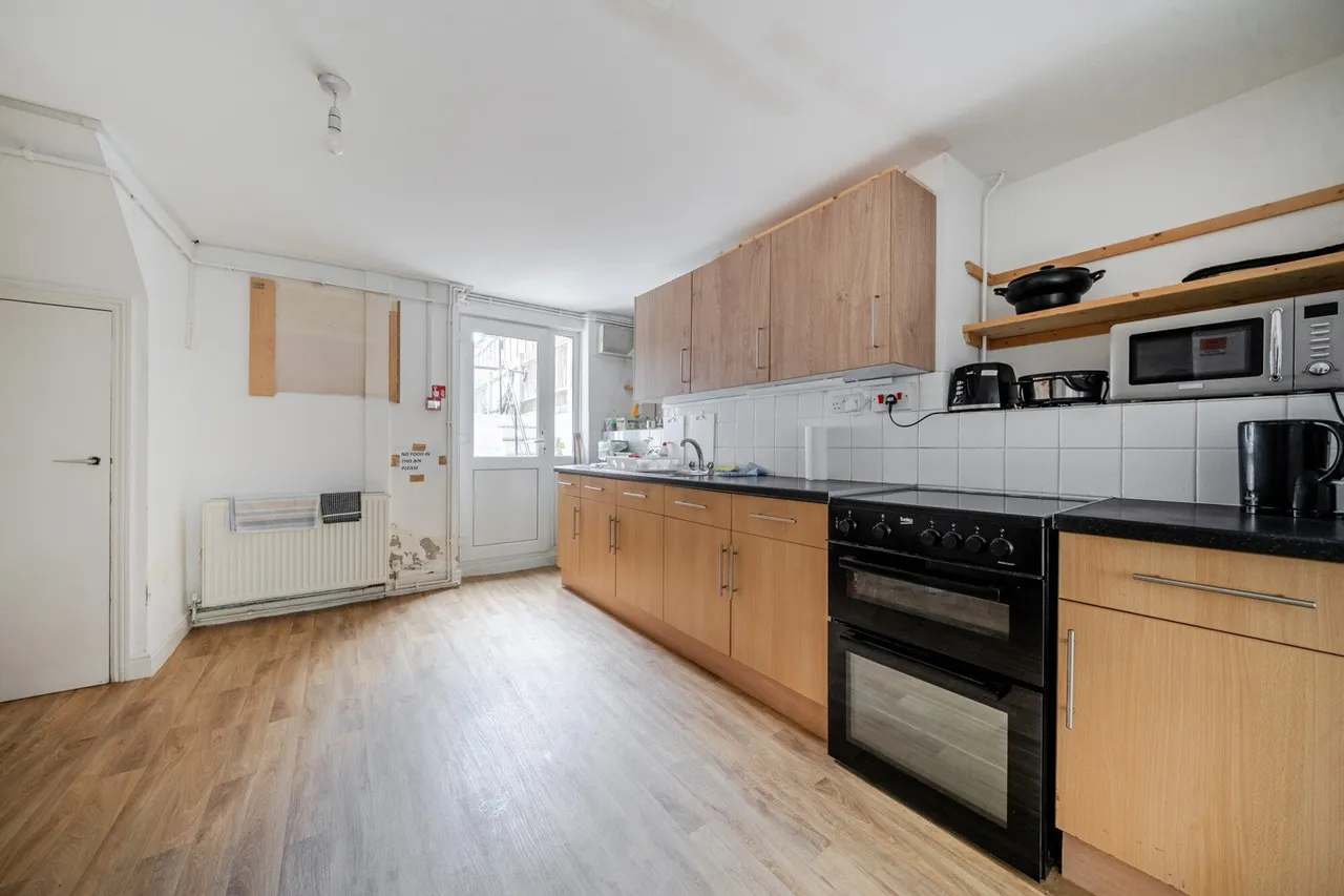 Blythe Vale, SE6, photo 2