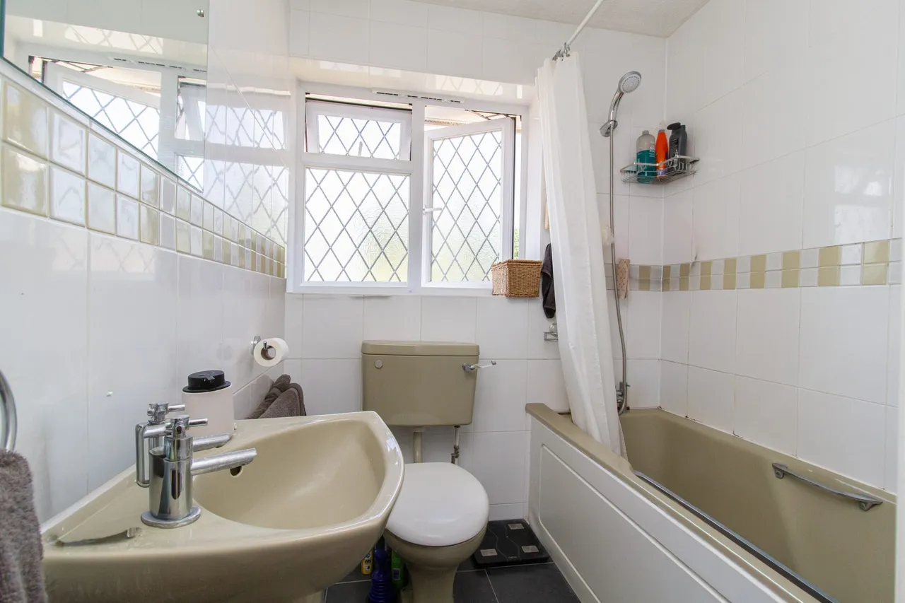 Hawkins Grove, Church Crookham, Fleet, GU51 5TX, photo 11