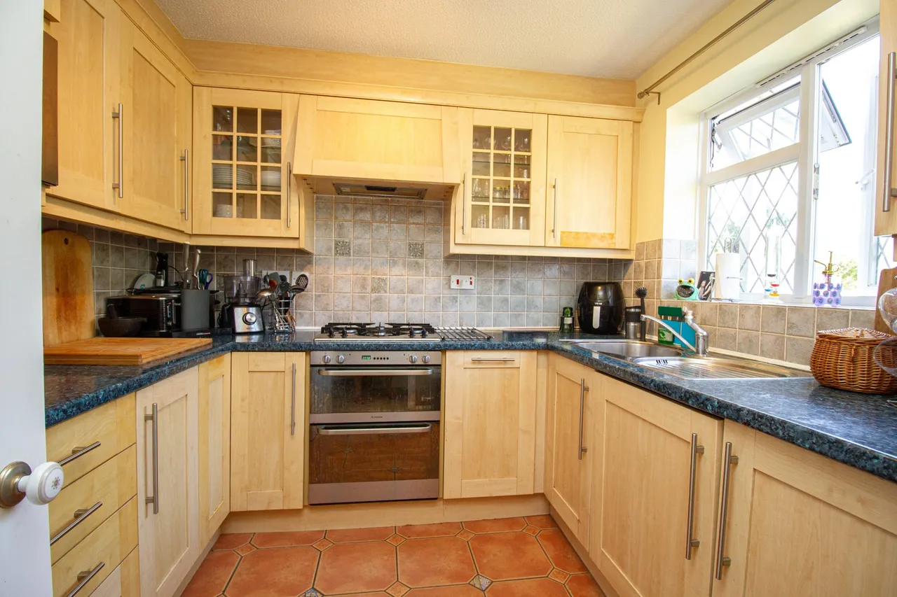 Hawkins Grove, Church Crookham, Fleet, GU51 5TX, photo 7