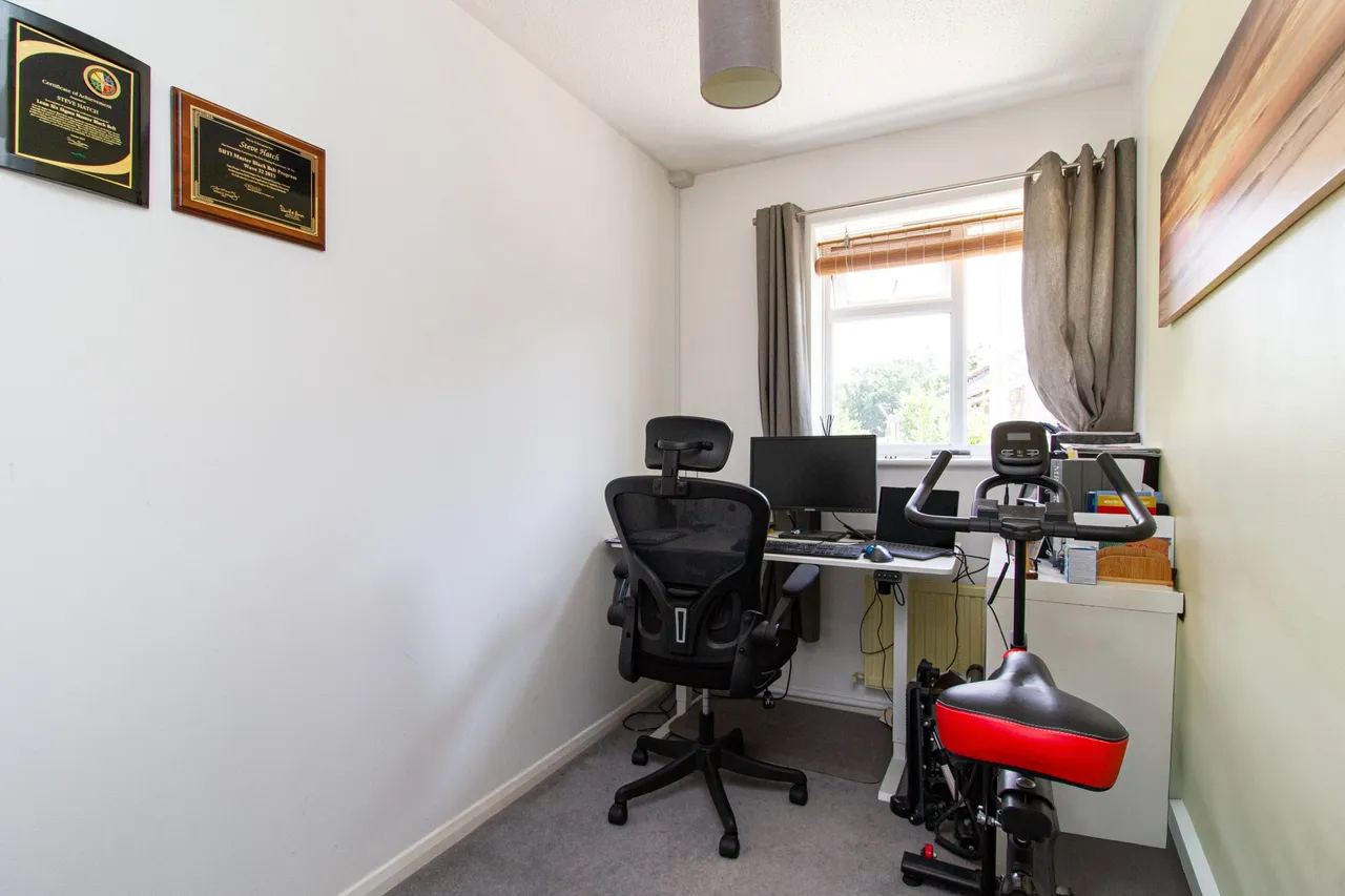 Hawkins Grove, Church Crookham, Fleet, GU51 5TX, photo 10