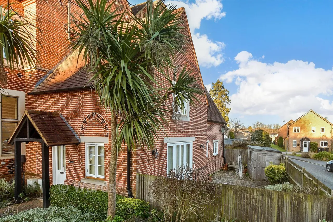 2 bed house for sale, New Dover Road, Canterbury, CT1