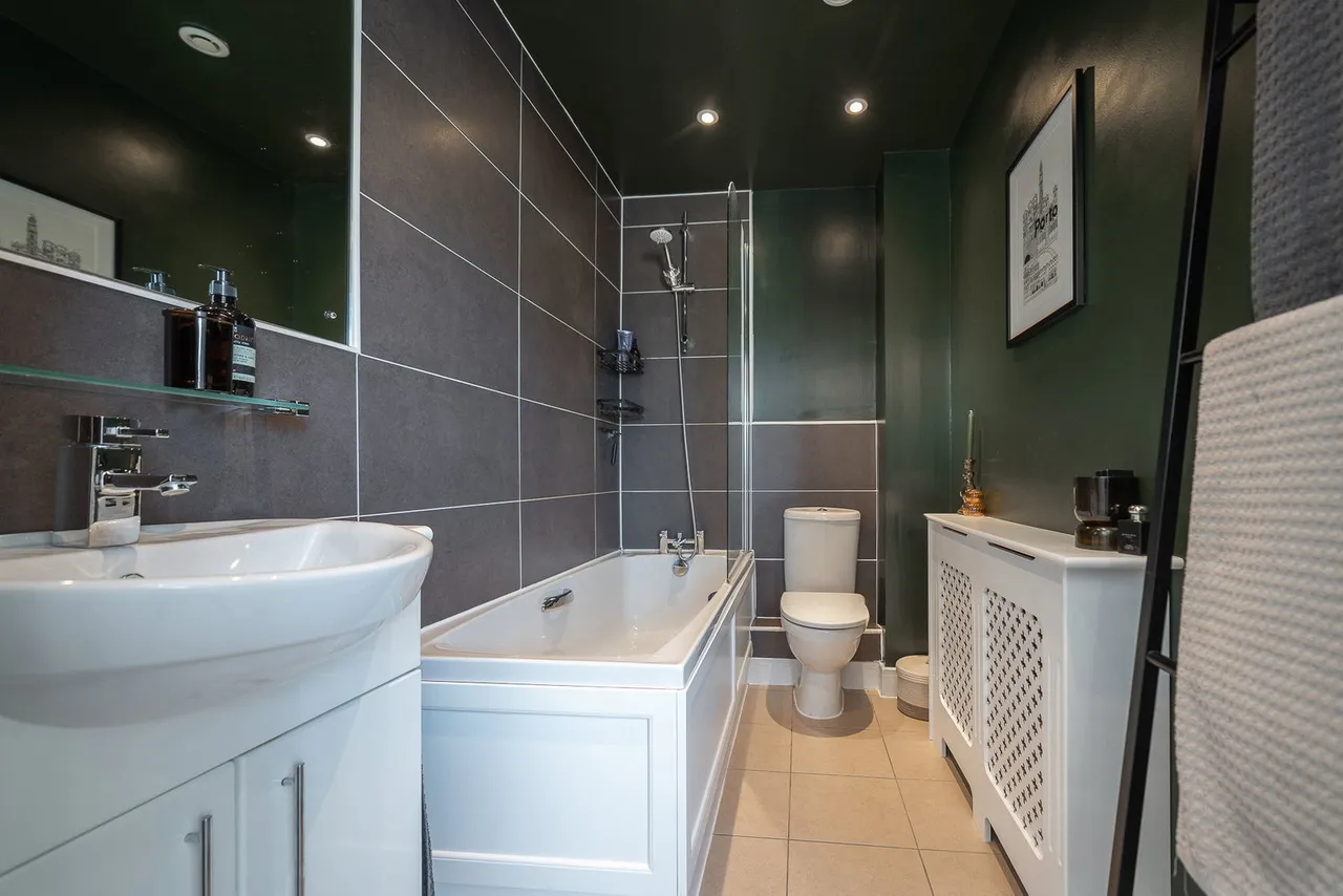Foxboro Road, Redhill, RH1, photo 8