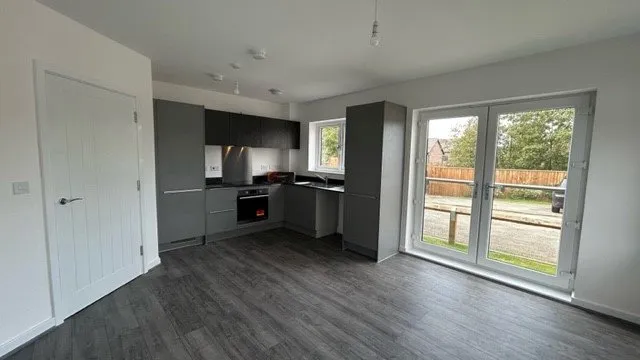 Laver Drive, Chesterfield, S41, photo 3