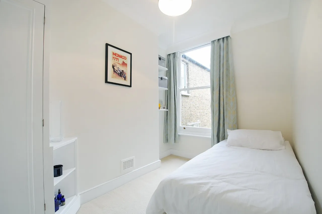 Wandsworth Bridge Road, London, SW6, photo 5
