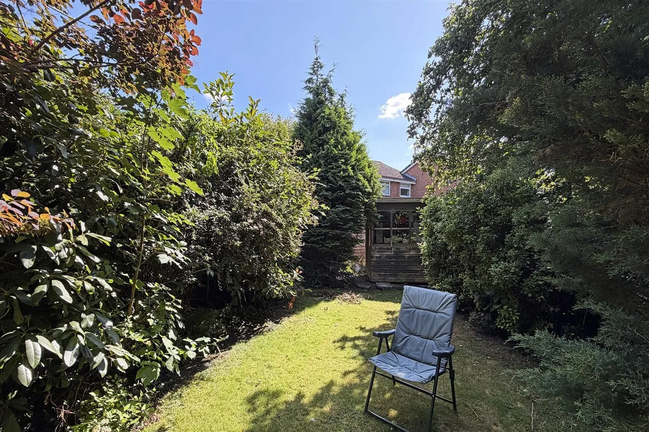 Shady Lane, Baguley, Manchester M23 9NN, photo 9