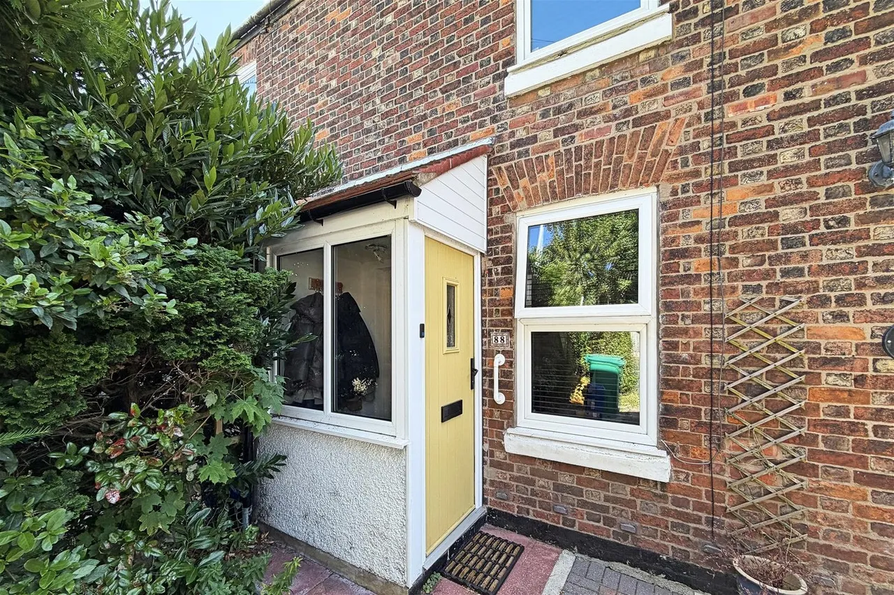 Shady Lane, Baguley, Manchester M23 9NN, photo 22