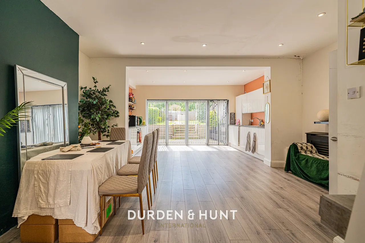 Carlton Road, Gidea Park, RM2, photo 4