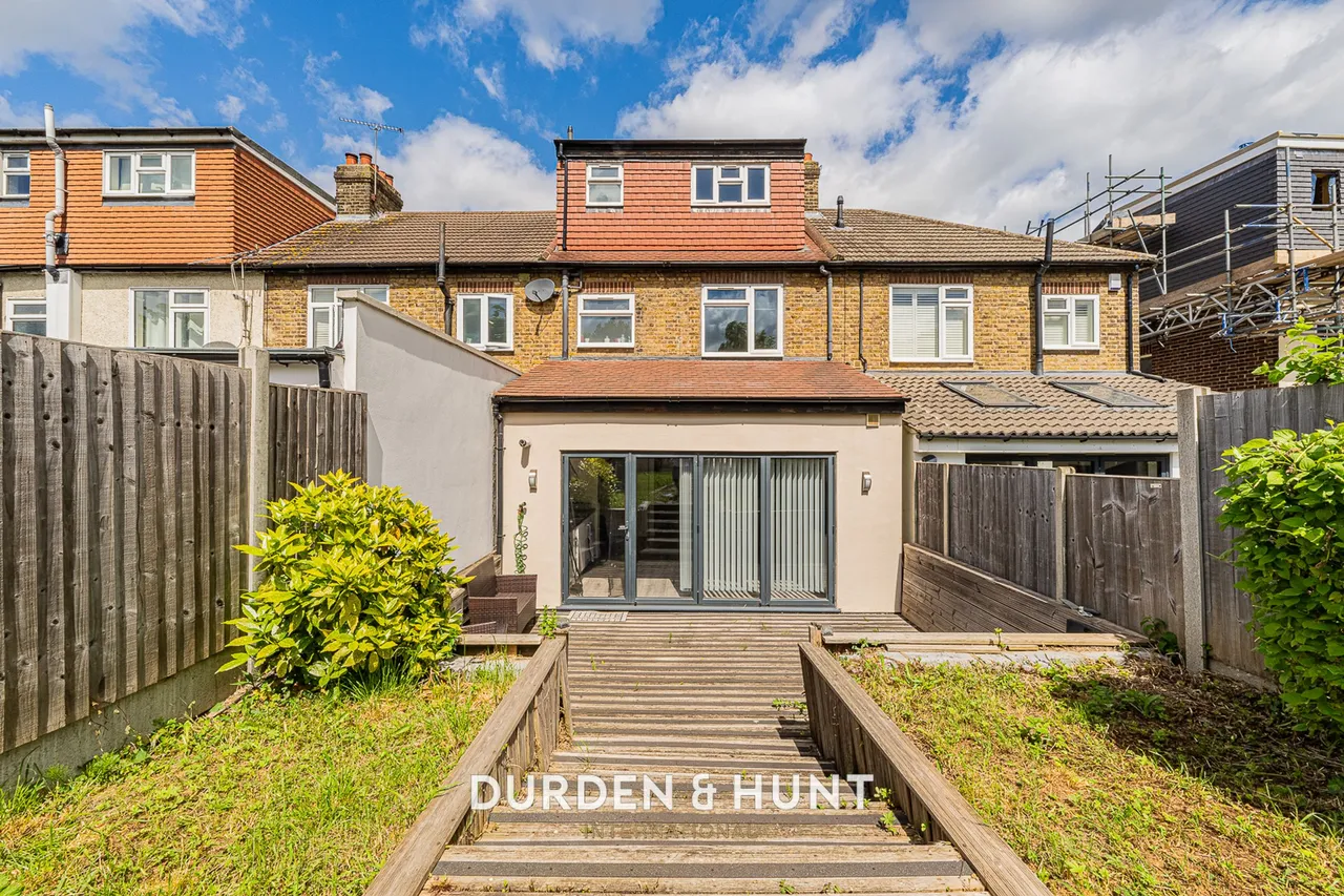 Carlton Road, Gidea Park, RM2, photo 19