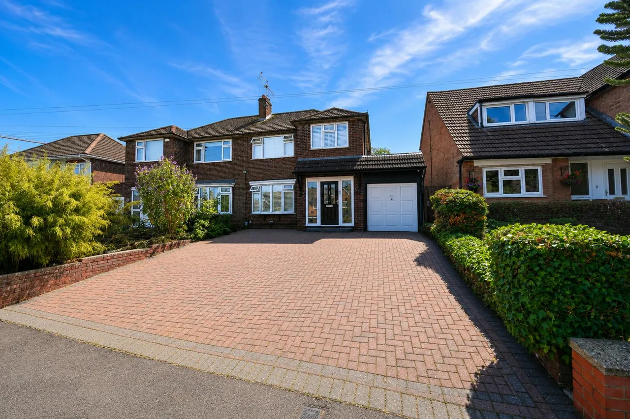 3 bed house for sale — Brick Kiln Road, Stevenage, Herts, SG1 2NH
