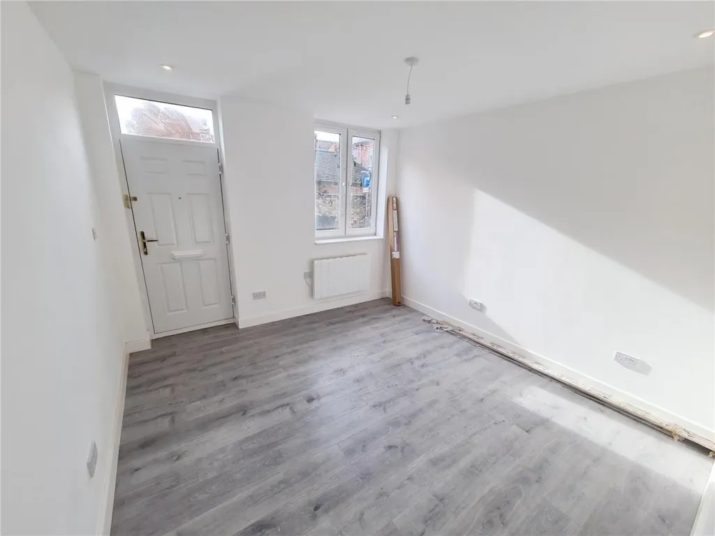 Victoria Road, Rushden, Northants, photo 2