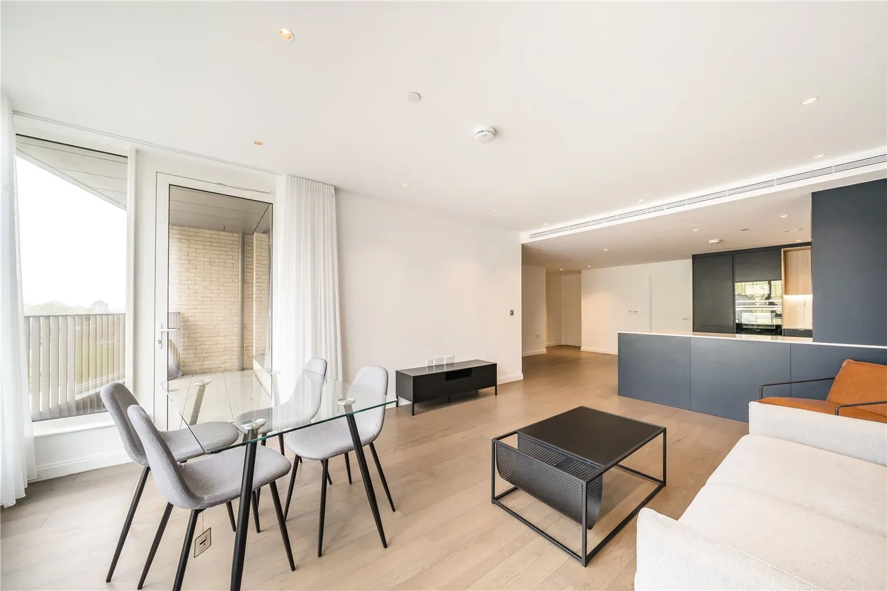 3 bed flat to rent, Gasholder Place, London, SE11