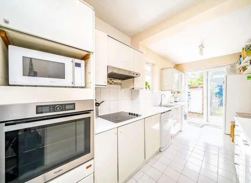 Chatsworth Road, Chiswick, W4, photo 3