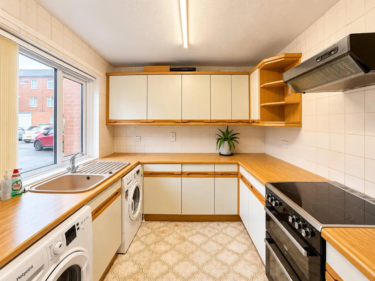 Hartford Close, Nottingham, NG2, photo 2