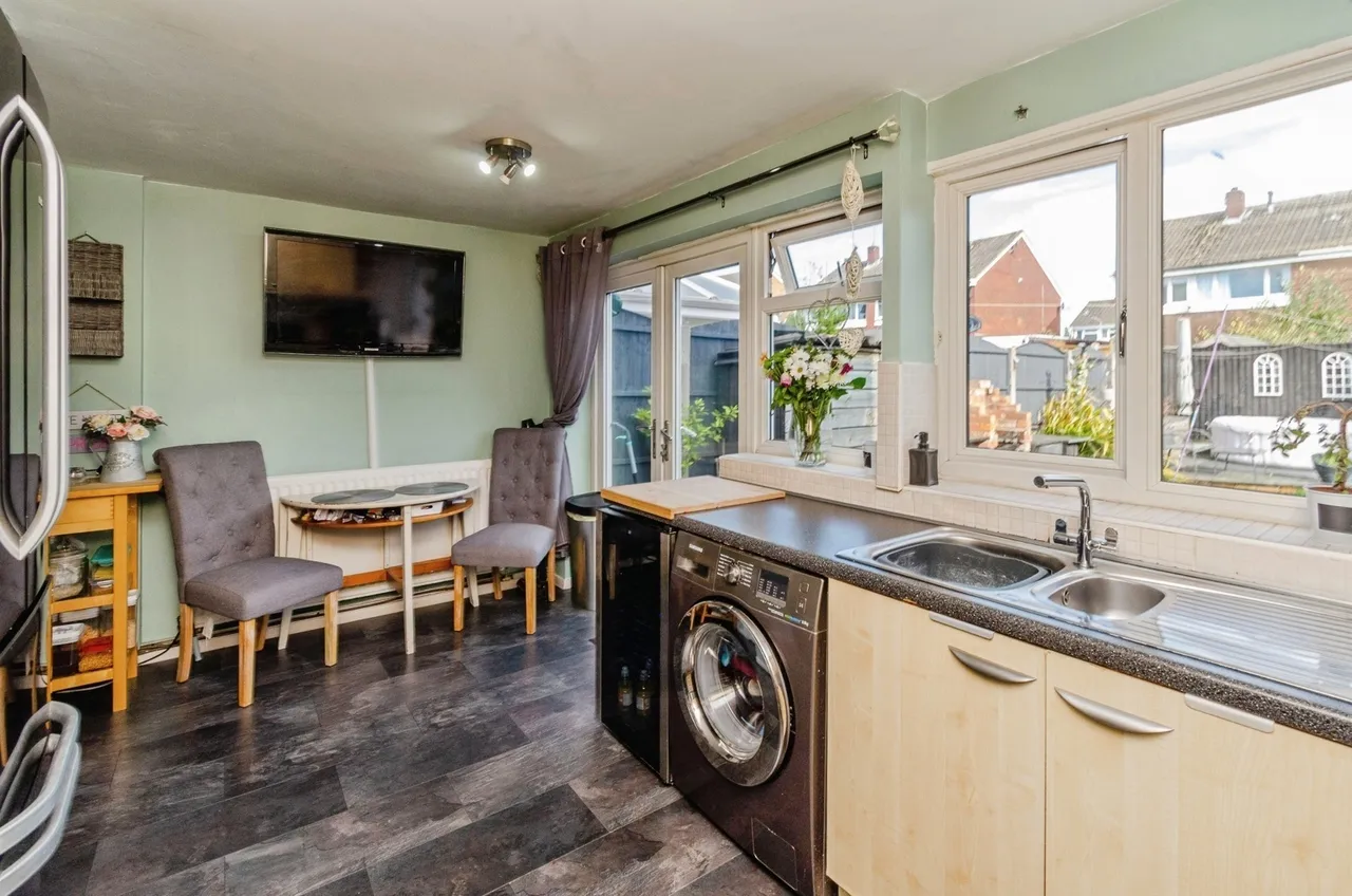 Leafdown Close, Hednesford, Cannock, Staffordshire, WS12, photo 5