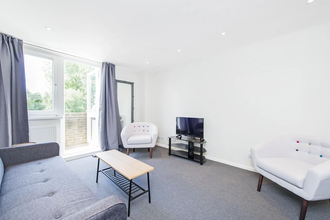 24 Burlington Close, London, photo 6