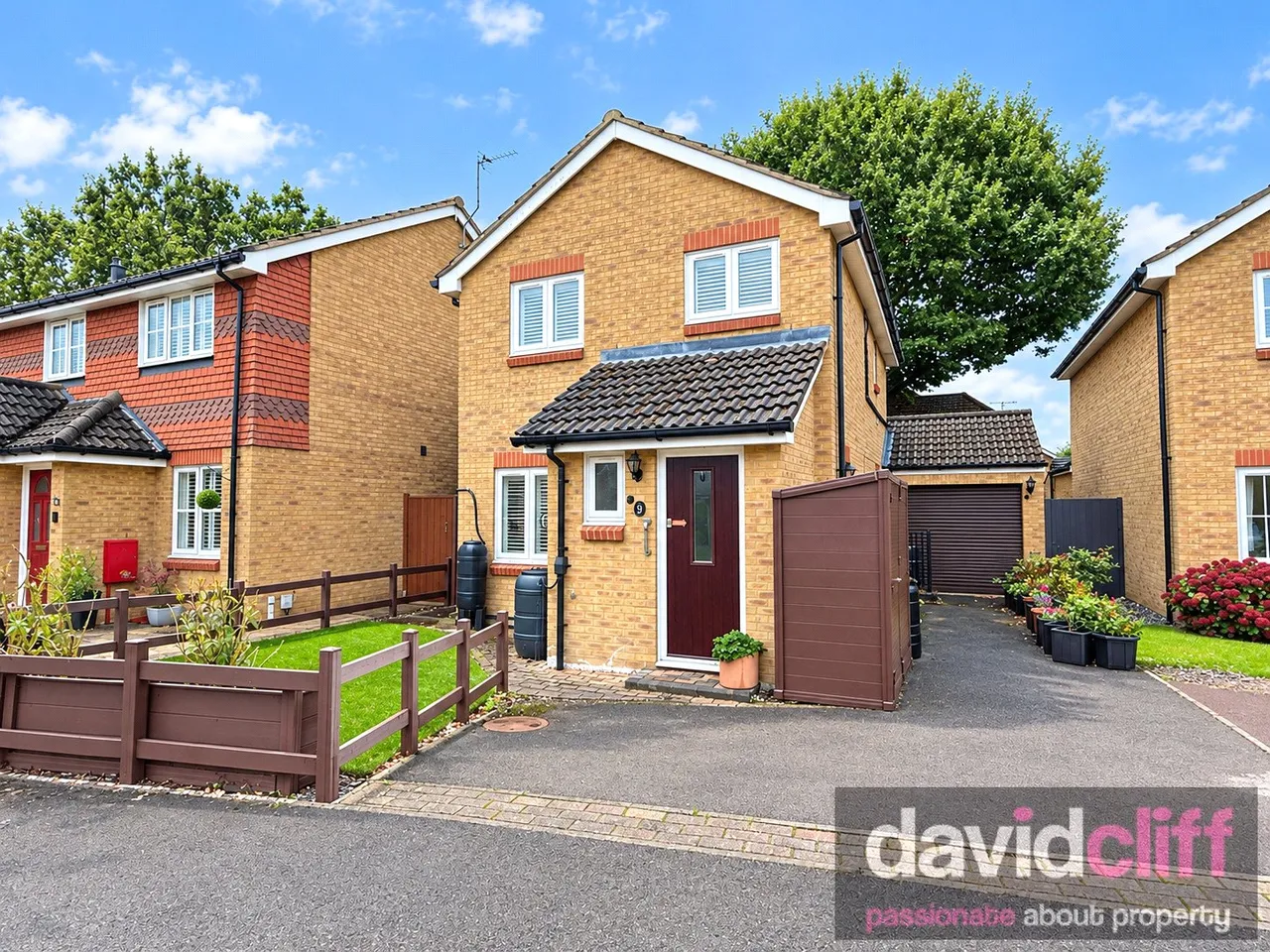 3 bed house for sale, The Glade, Mytchett, GU16