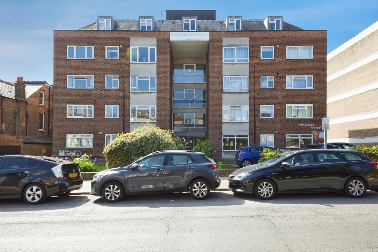 1 bed flat for sale, Torrington Park, London, N12
