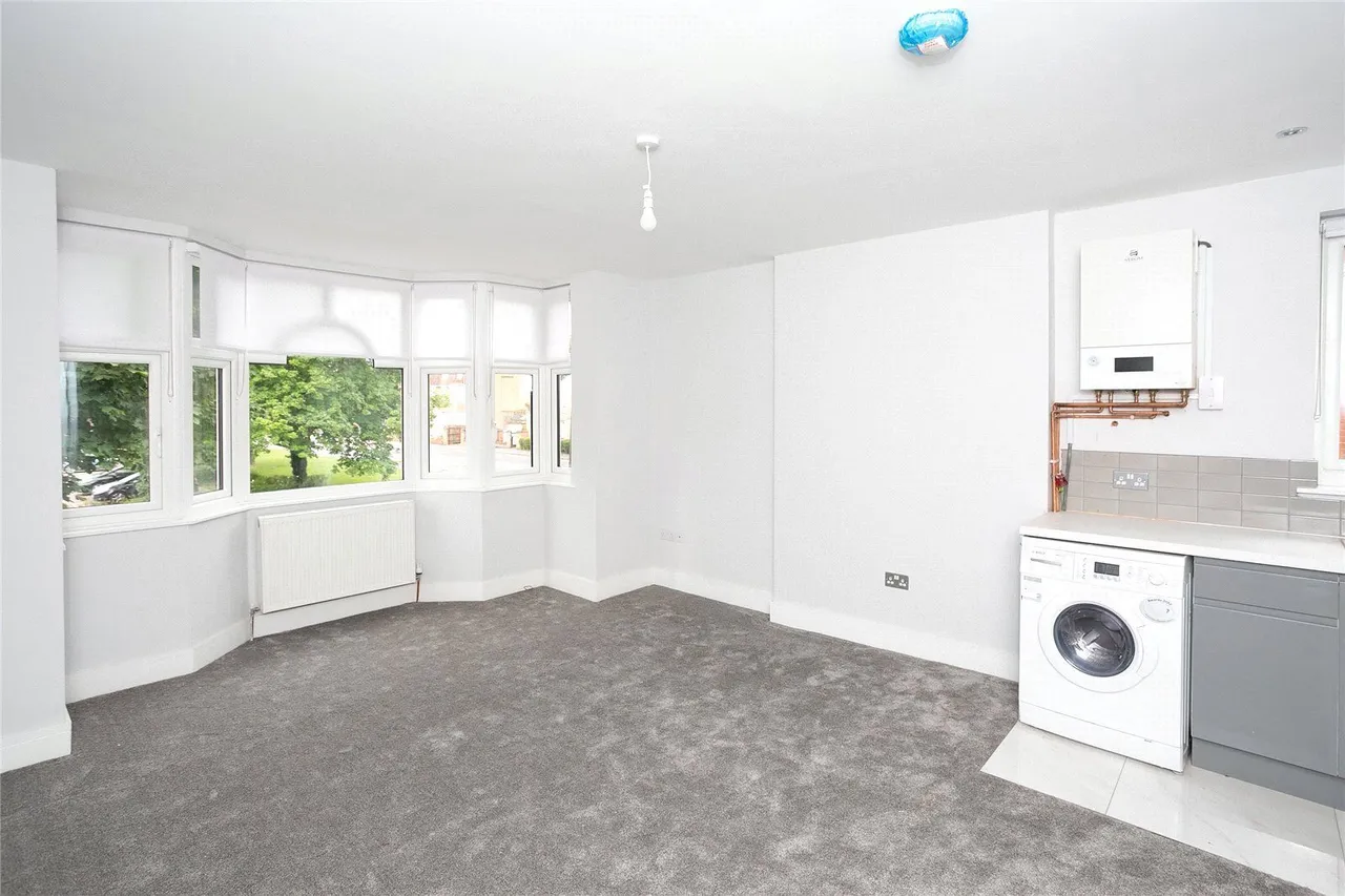 1 bed flat to rent — Flat 4, 28 The Avenue, Watford