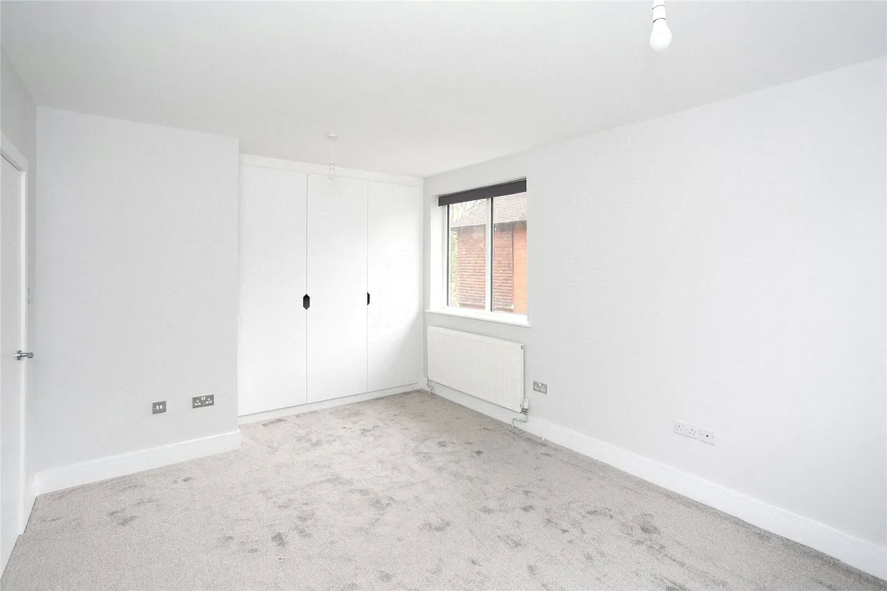 Flat 4, 28 The Avenue, Watford, photo 3
