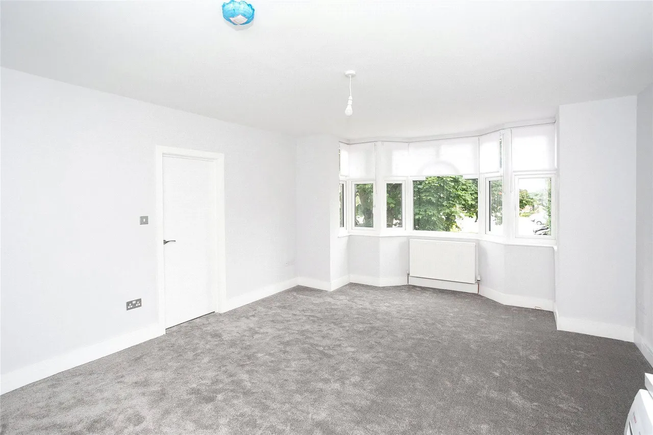 Flat 4, 28 The Avenue, Watford, photo 4