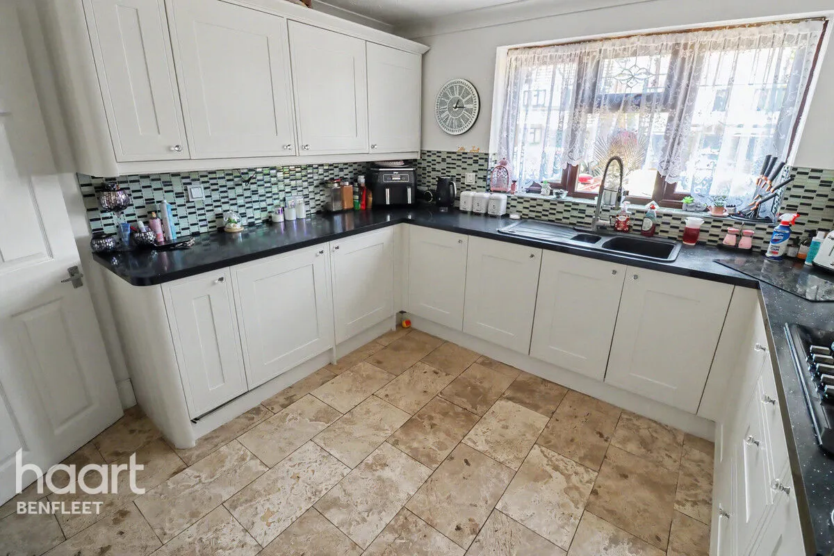 Homefields Avenue, Benfleet, SS7, photo 6