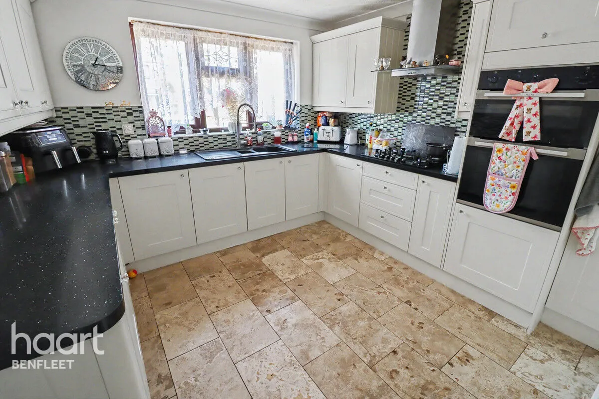 Homefields Avenue, Benfleet, SS7, photo 5
