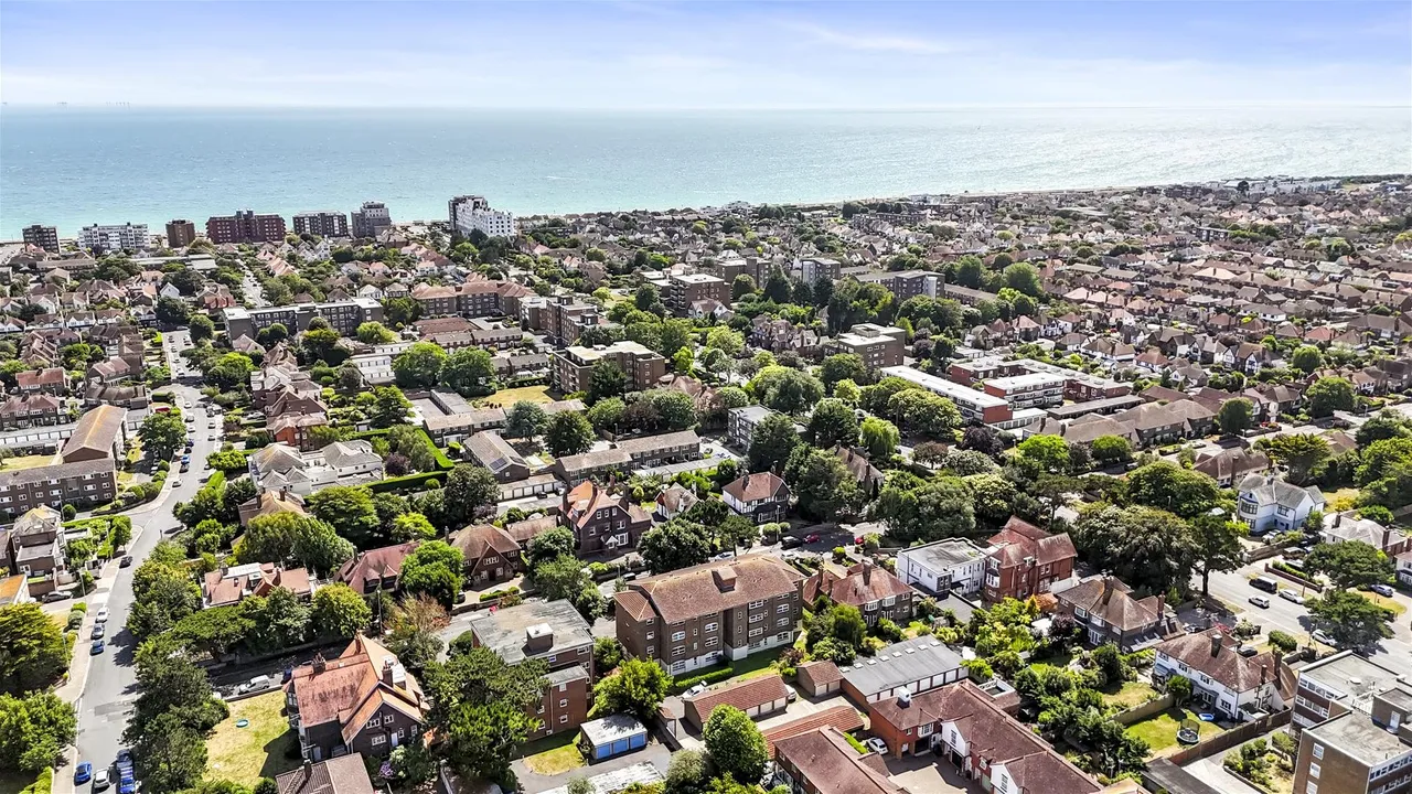 Lansdowne Road, Worthing, photo 14