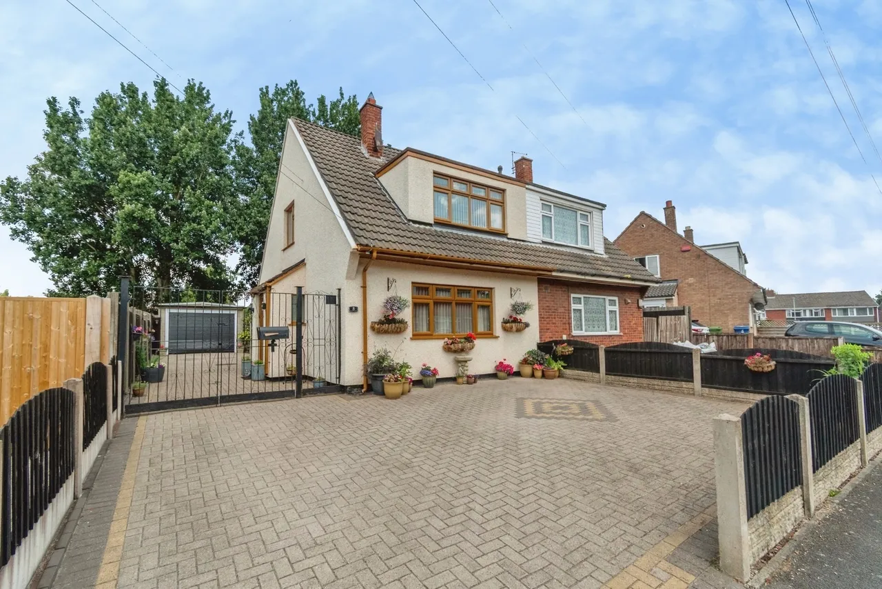 3 bed house for sale — Red Lion Crescent, Norton Canes, Cannock, WS11