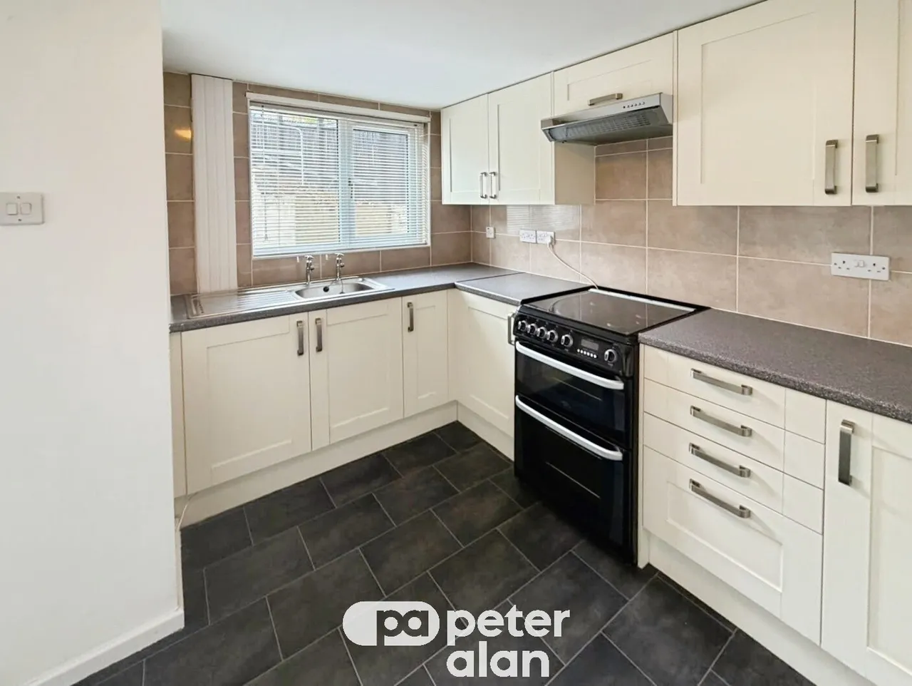 Wern Road, Swansea, SA9, photo 8