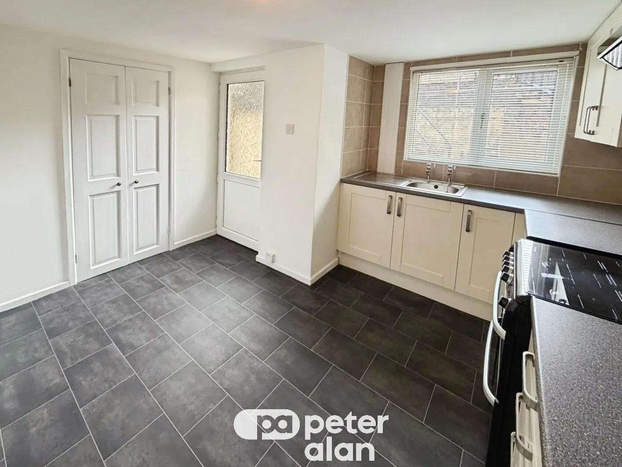 Wern Road, Swansea, SA9, photo 9