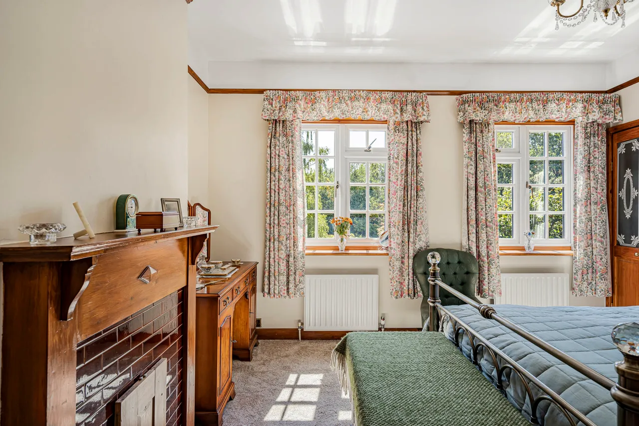 Middle Hill, Egham, TW20, photo 21