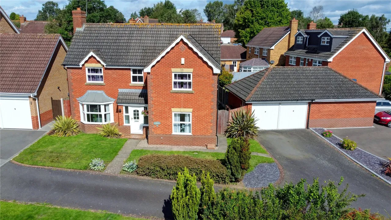 4 bed house for sale — St. Andrews Way, Bromsgrove, Worcestershire, B61 7NR