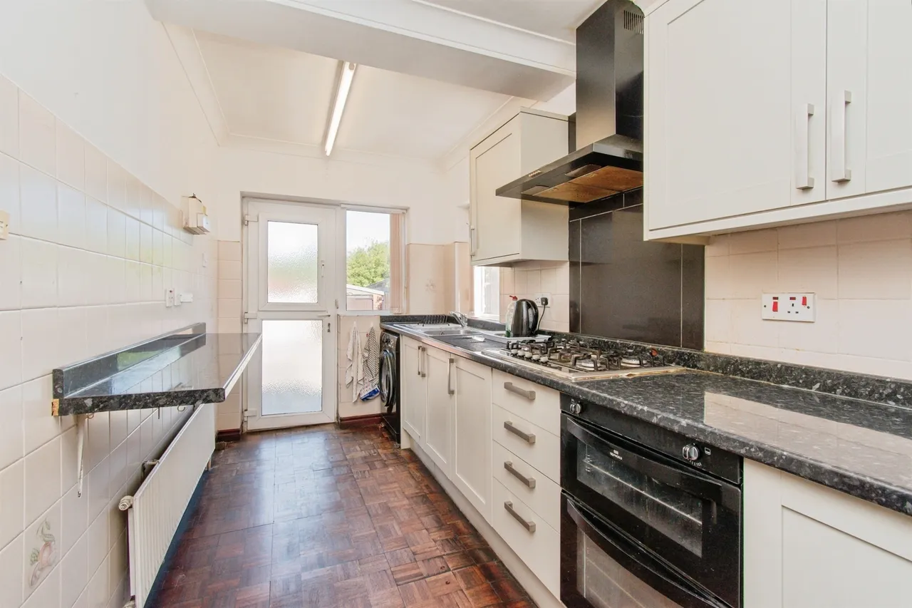 Newfield Avenue, Castleford, photo 3