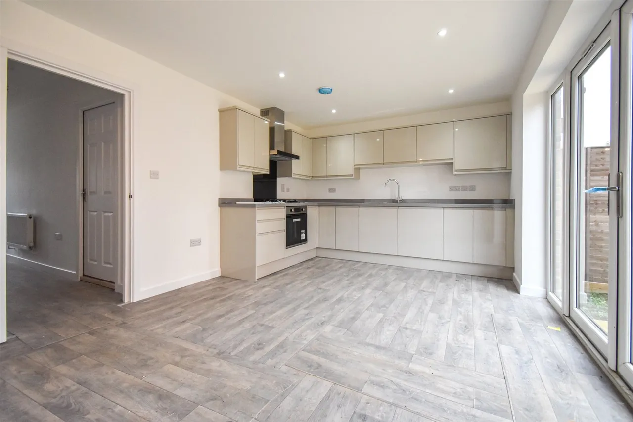 Mount Pleasant Road, Aldershot, Hampshire, GU12 4NL, photo 2