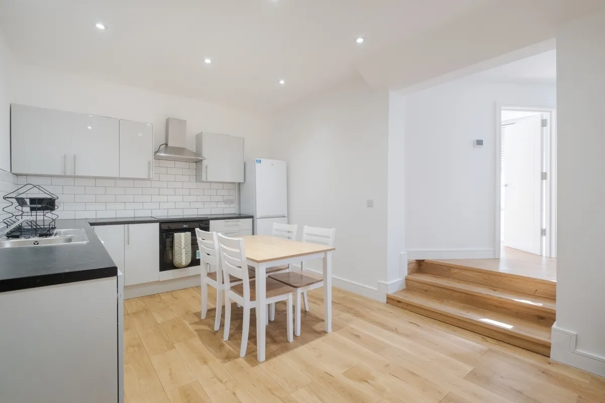 2 bed flat to rent, Drayton Park London, N5