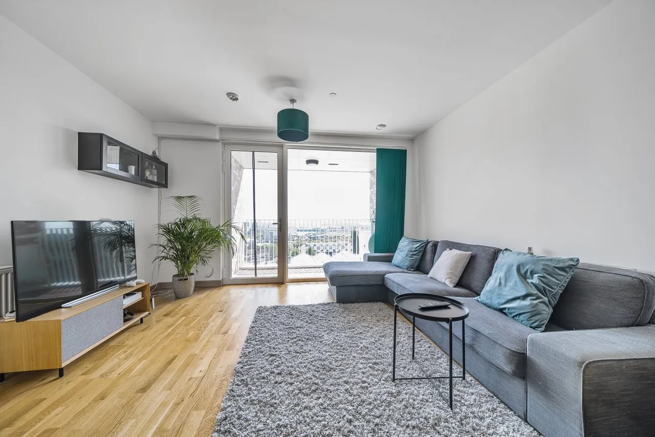 1 bed flat for sale — Telcon Way, SE10