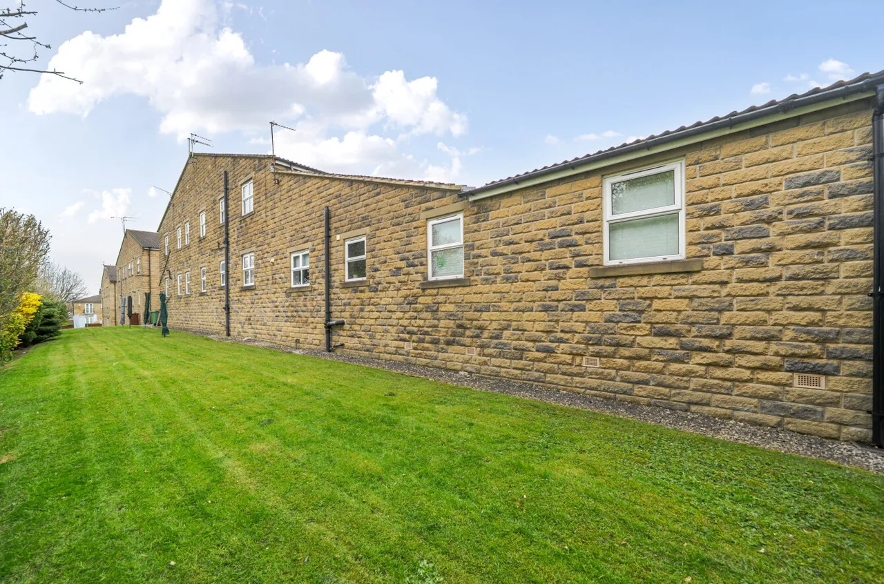 Queens Drive, Pudsey, LS28, photo 9