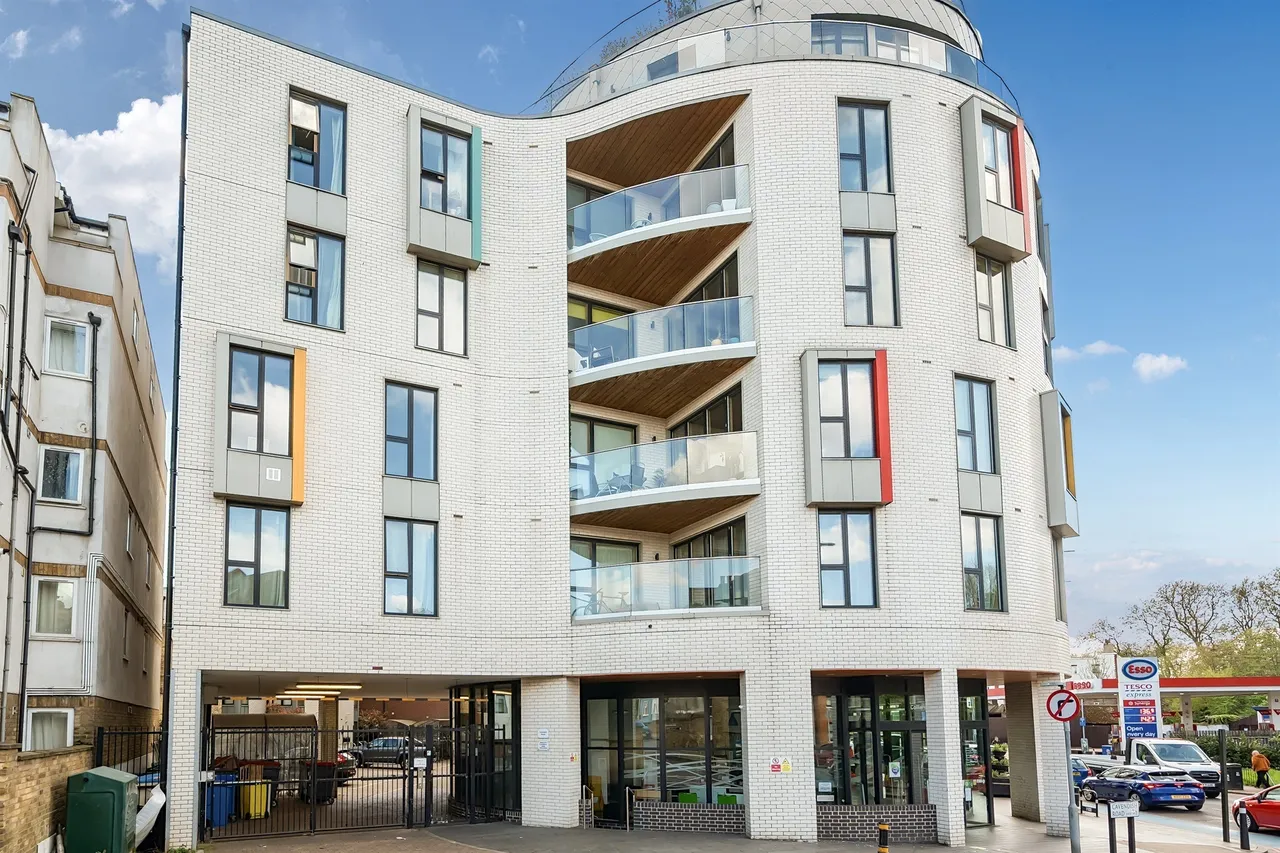 Cavendish Road, London, SW19, photo 3