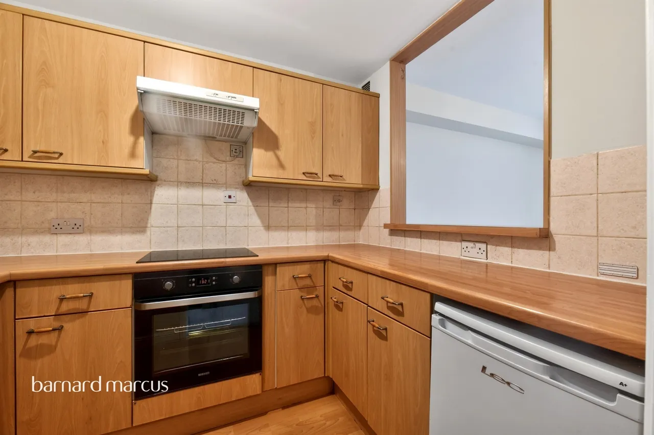 Carlton Drive, London, photo 9