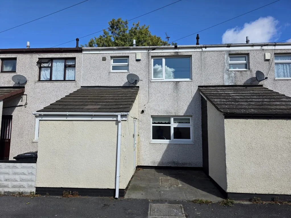3 bed house to rent — Midland Garth, Leeds LS10 2RF