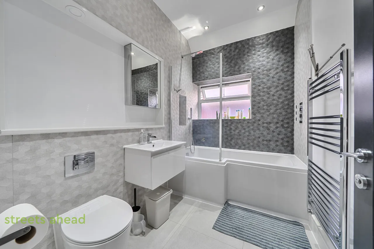 Winchester Close, Coulsdon, CR5, photo 8