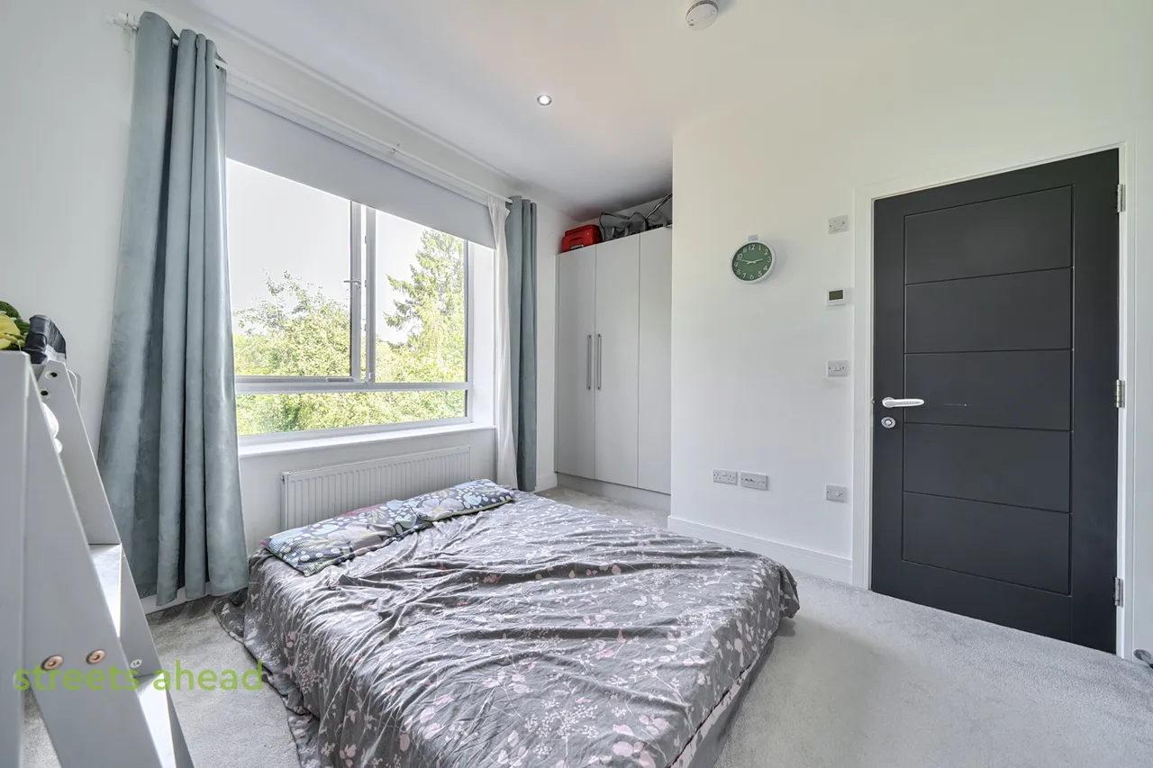 Winchester Close, Coulsdon, CR5, photo 13