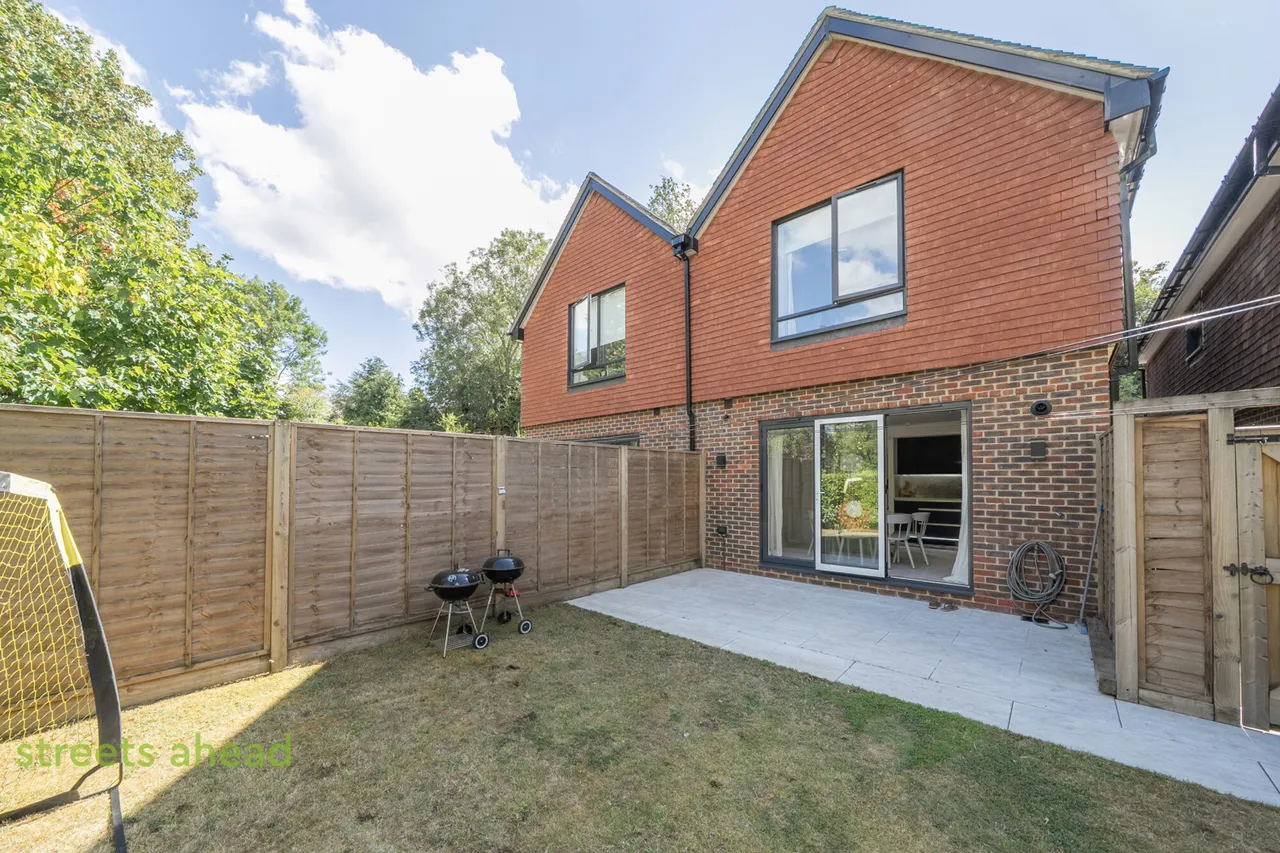 Winchester Close, Coulsdon, CR5, photo 7