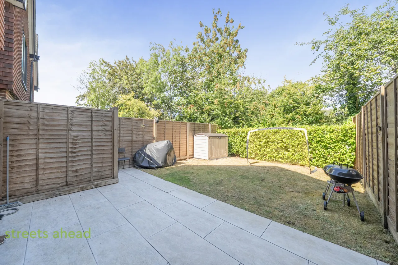 Winchester Close, Coulsdon, CR5, photo 6