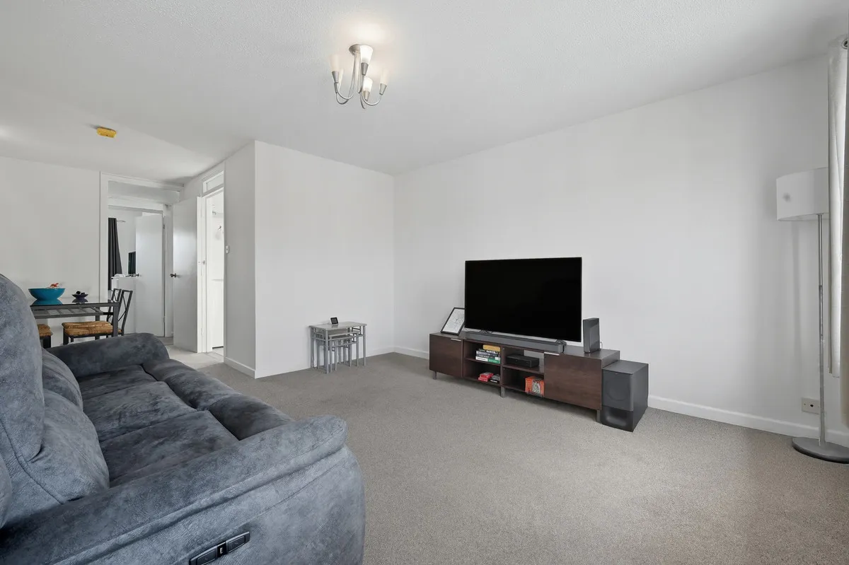 Camellia Close, Romford, Harold Wood, RM3 0XW, photo 11